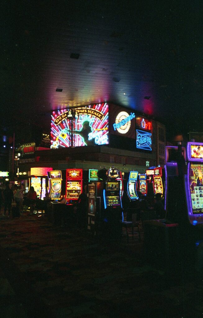 1980s Arcades vs. 2020s Online Casinos: How Our Free Time Got Upgraded